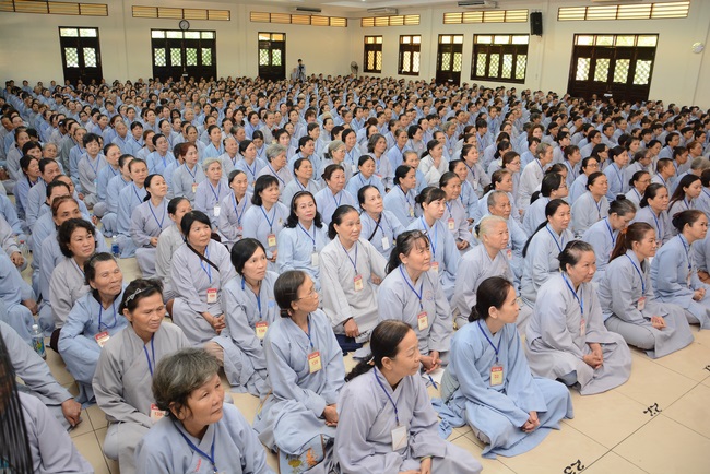 “HOW TO TAKE THE RIGHT PRAYING IN BUDDHISM” Dharma Talk in the 89th Seven-Day Retreat